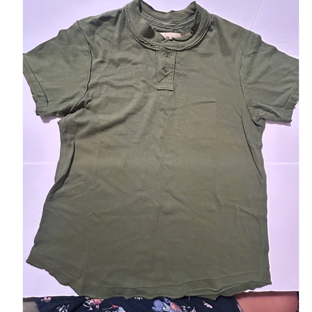 Carbon Individual Style Mens XL Henley Shirt Olive Green Short Sleeve Raw Edge